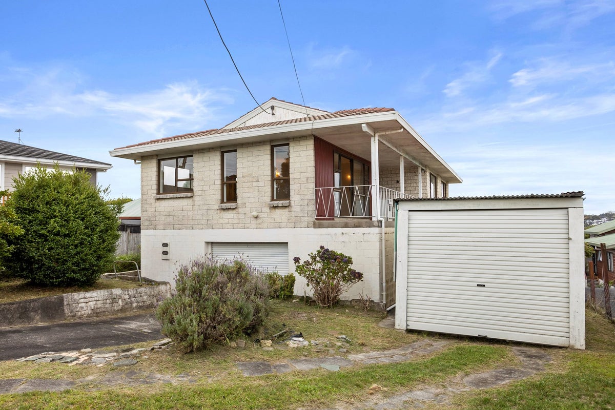 820 East Coast Road, Oteha, Auckland - Carousel 1