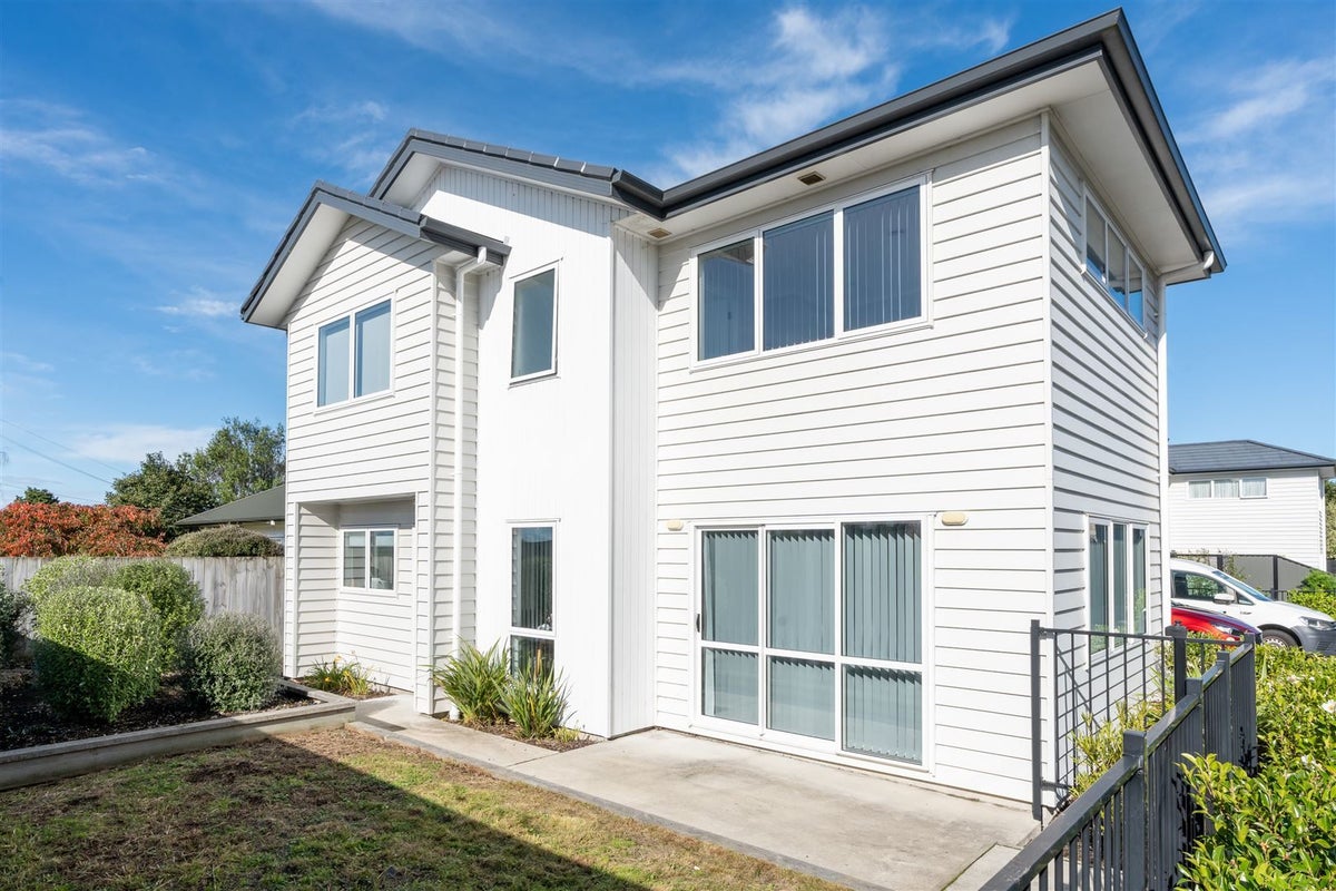 1/186 Cambridge Road, Hillcrest, Hamilton - Carousel 1