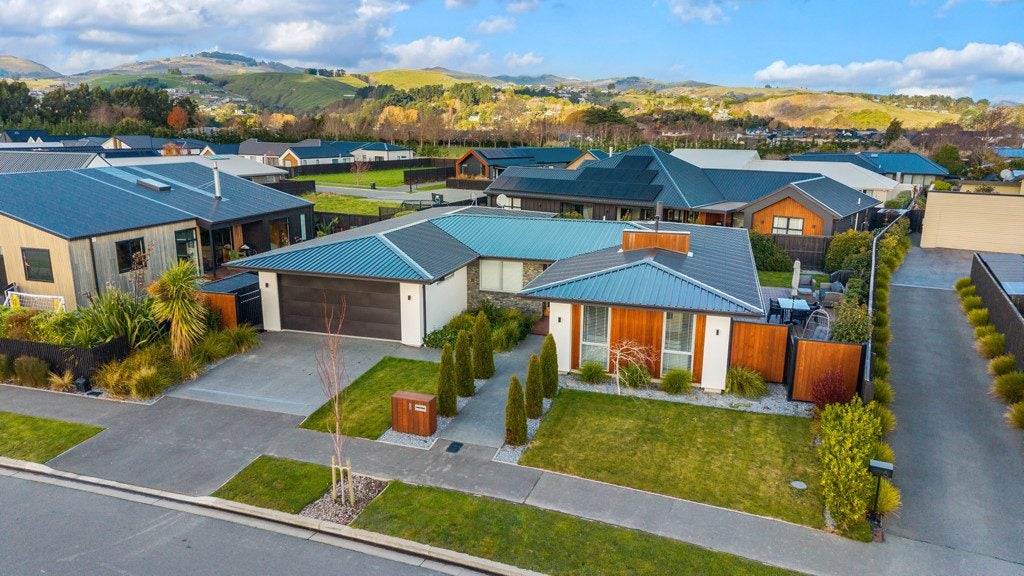 8 Irvines Track, Halswell, Christchurch - Carousel 21