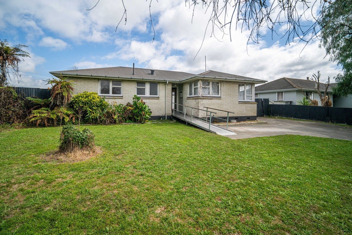 84 Chatham Road, Flaxmere, Hastings - Carousel 1
