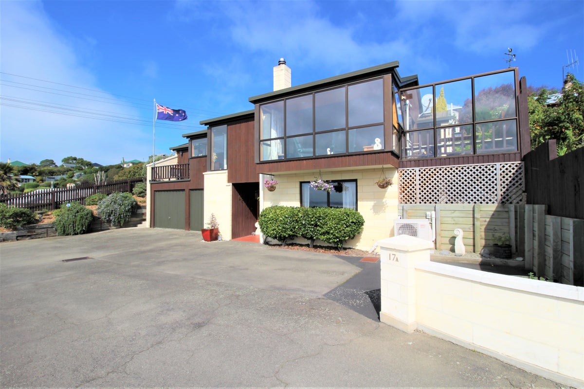 17A Avon Street, South Hill, Oamaru - Carousel 1