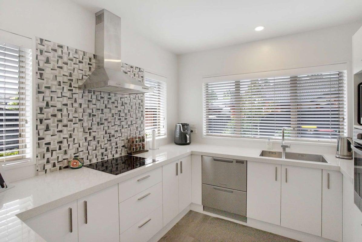15A O'Neill Avenue, Northwood, Christchurch - Carousel 1