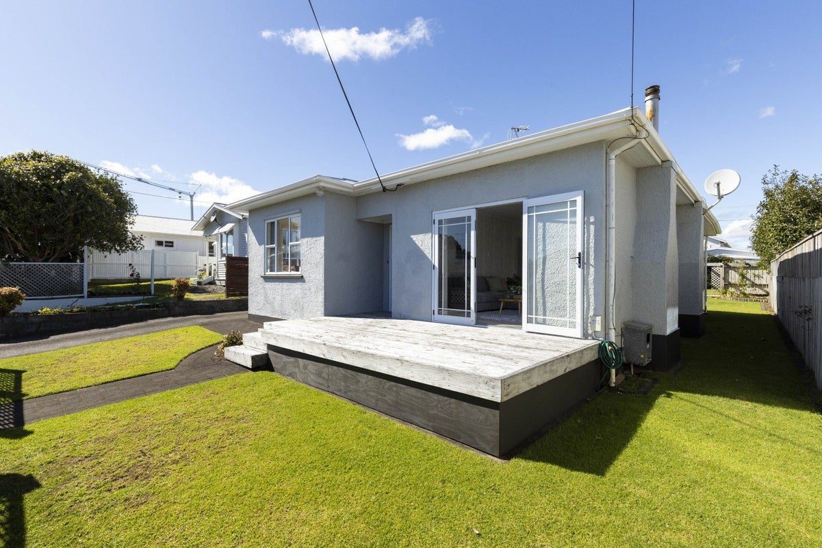 20 Princes Street, Fitzroy, New Plymouth - Carousel 1