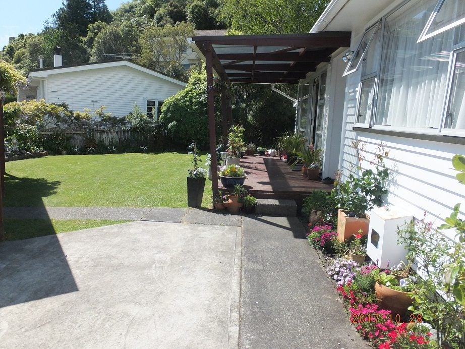 2/1 Horoeka ST, Stokes Valley, Lower Hutt - Carousel 2