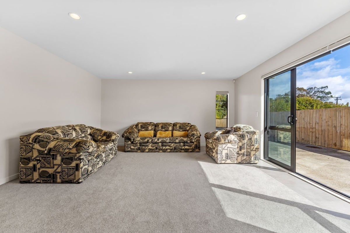 67A Wallace Road, Mangere Bridge, Auckland - Carousel 2