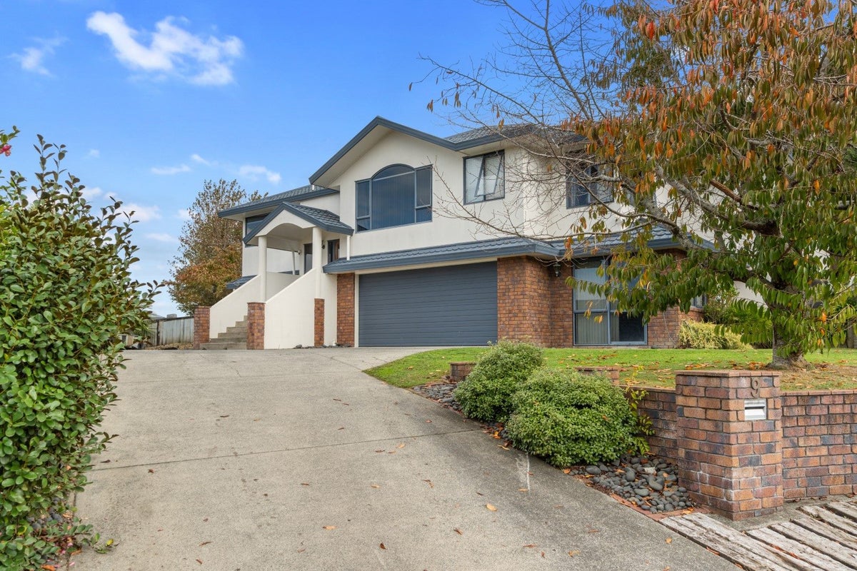 9 Guernsey Place, Grandview Heights, Hamilton - Carousel 2