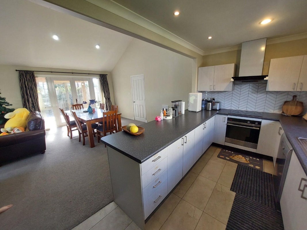 10 McMahon Drive, Aidanfield, Christchurch - Carousel 2