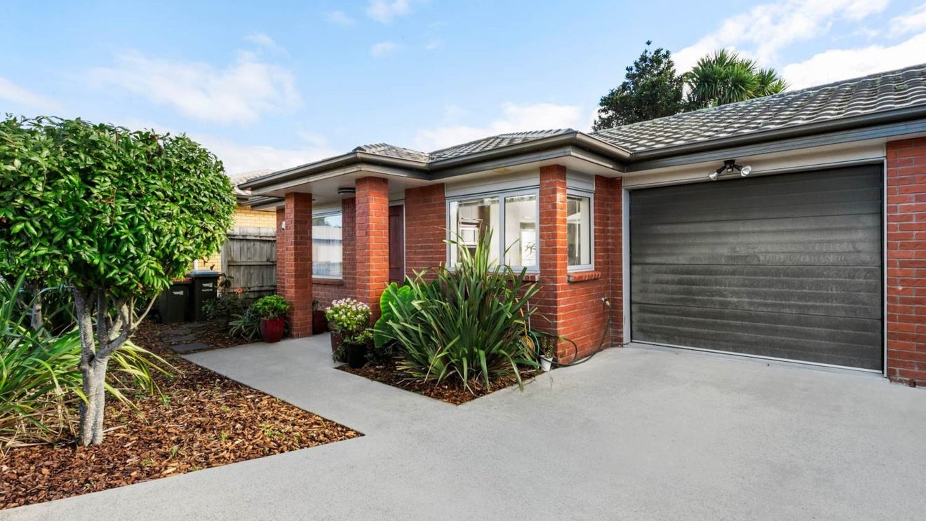14/68 Fonteyn Street, Avondale, Auckland - Carousel 1