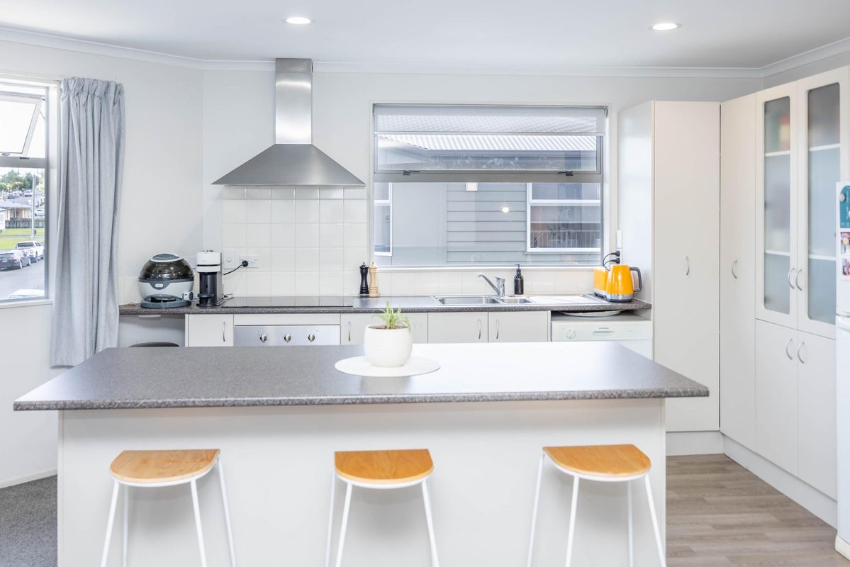 1/11 Beatty Street, Melville, Hamilton - Carousel 2