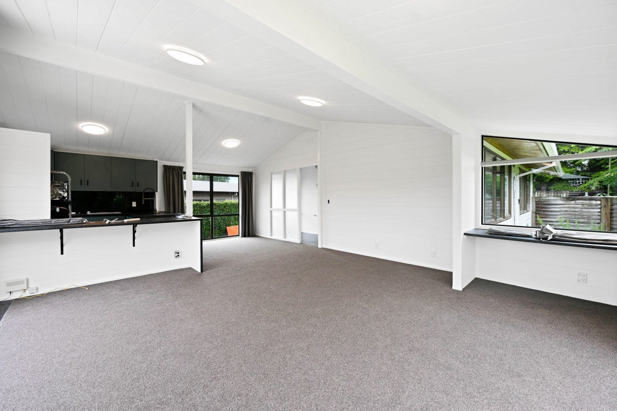 48 Kowhai Street, Hamilton Lake, Hamilton - Carousel 2