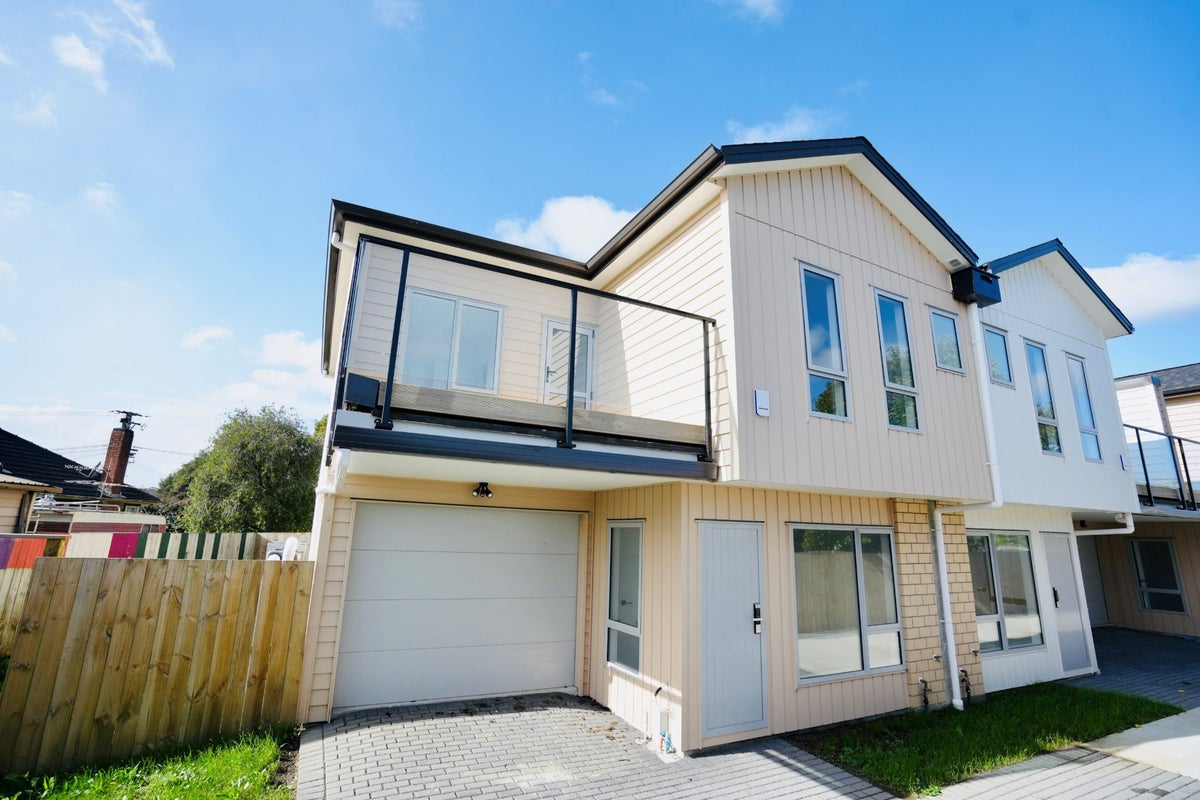 92C Luke Street East, Otahuhu, Auckland - Carousel 1
