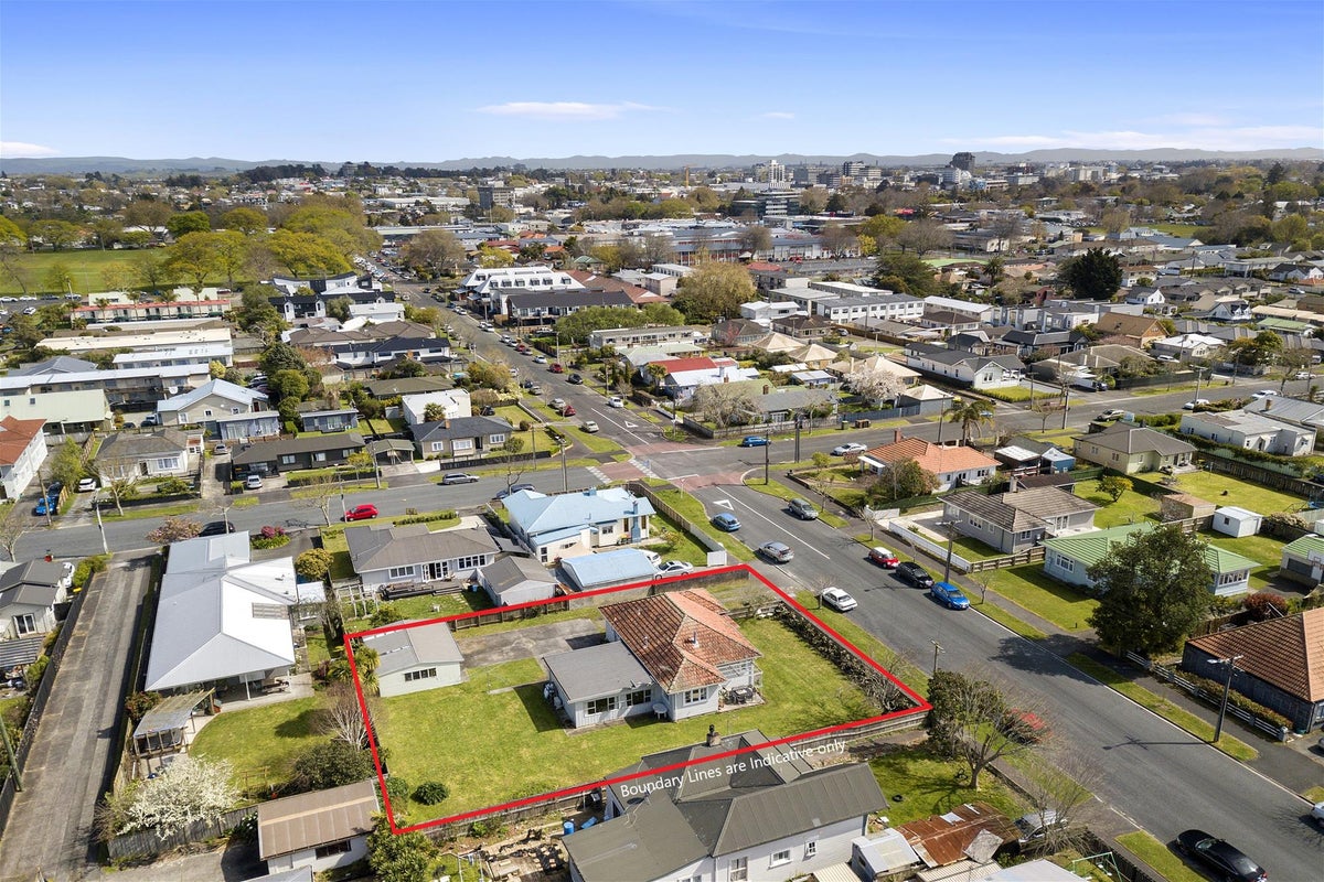 68 Cook Street, Hamilton East, Hamilton - Carousel 15