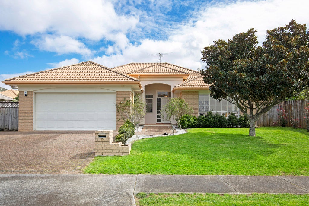 85 Golfland Drive, Golflands, Auckland - Carousel 1
