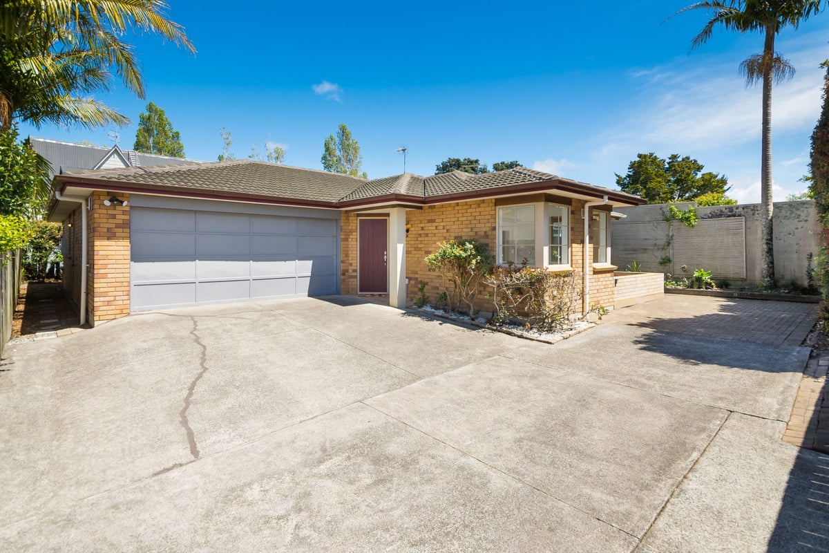 1/23 Alma Road, Milford, Auckland - Carousel 1