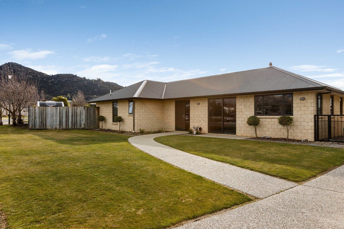 44 Dale Street, Albert Town, Wanaka - Carousel 2