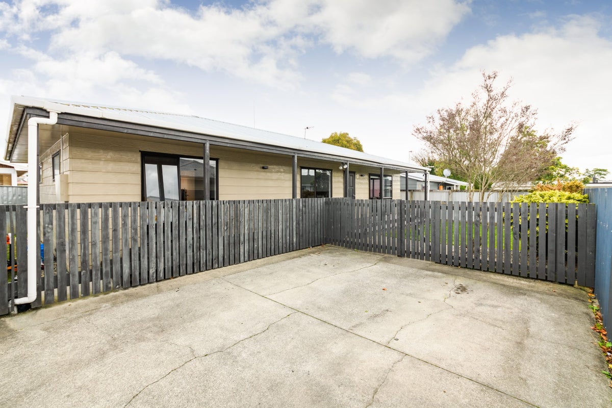 80A Rugby Street, Awapuni, Palmerston North - Carousel 21