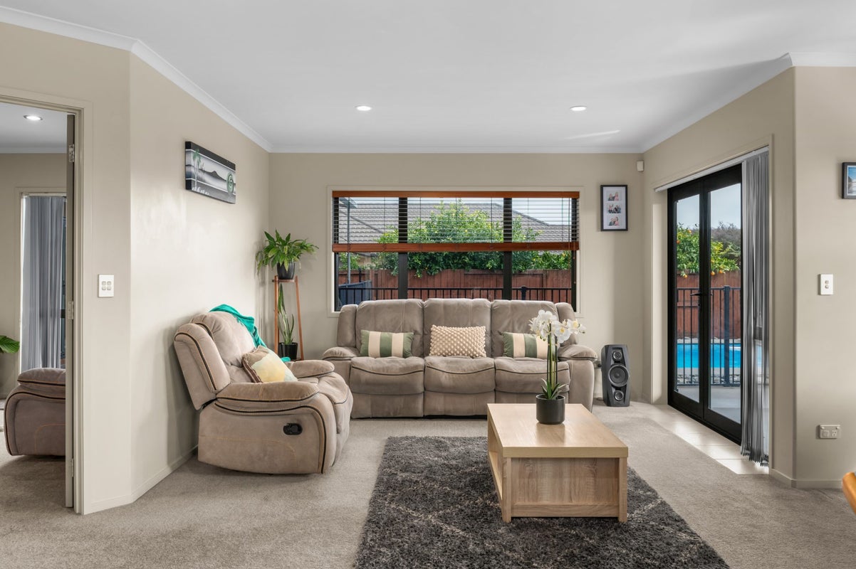 55 Oaklands Drive, Cambridge, Cambridge - Carousel 2