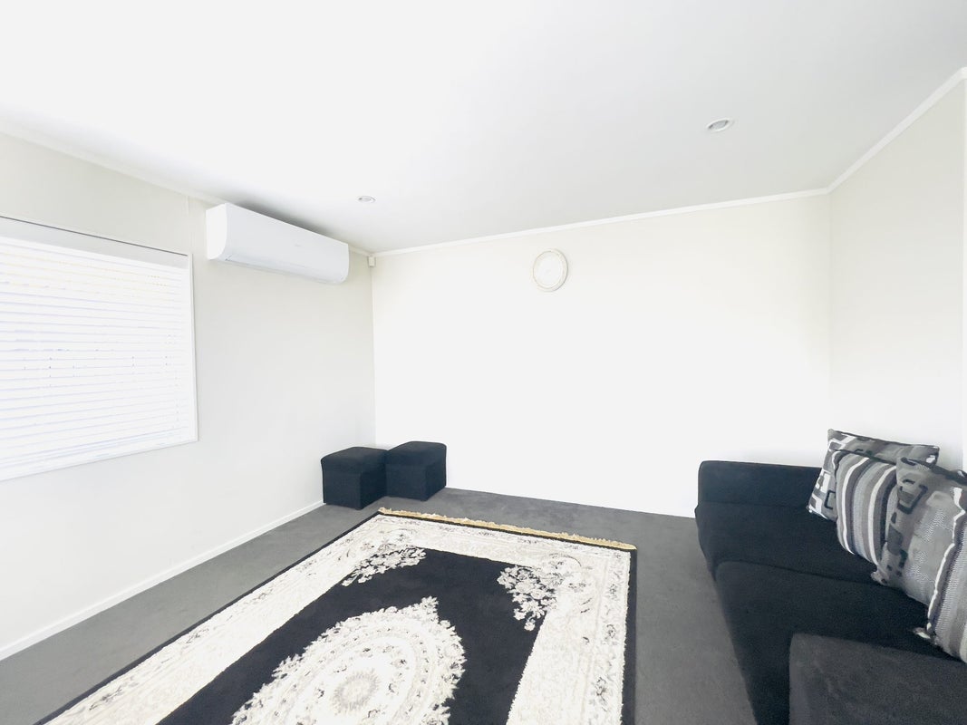 1 Mellefont Close, East Tamaki Heights, Auckland - Carousel 2