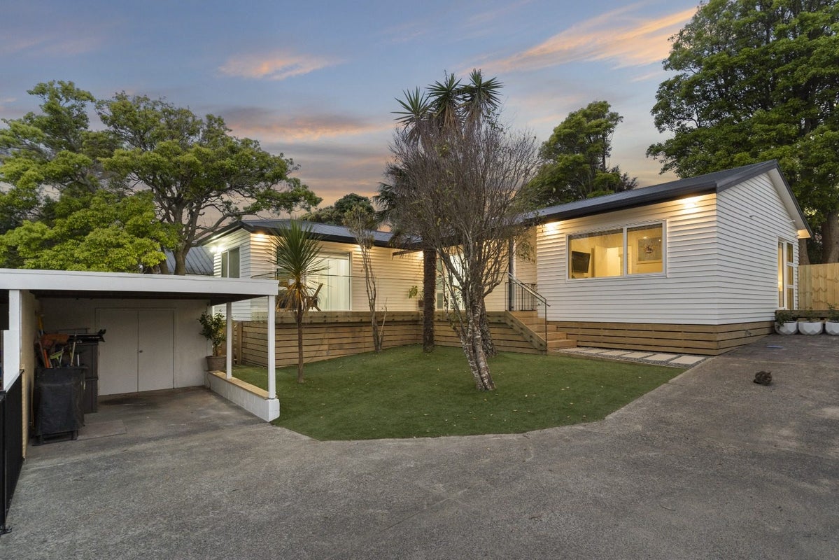 24A Hadfield Avenue, Waterview, Auckland - Carousel 1