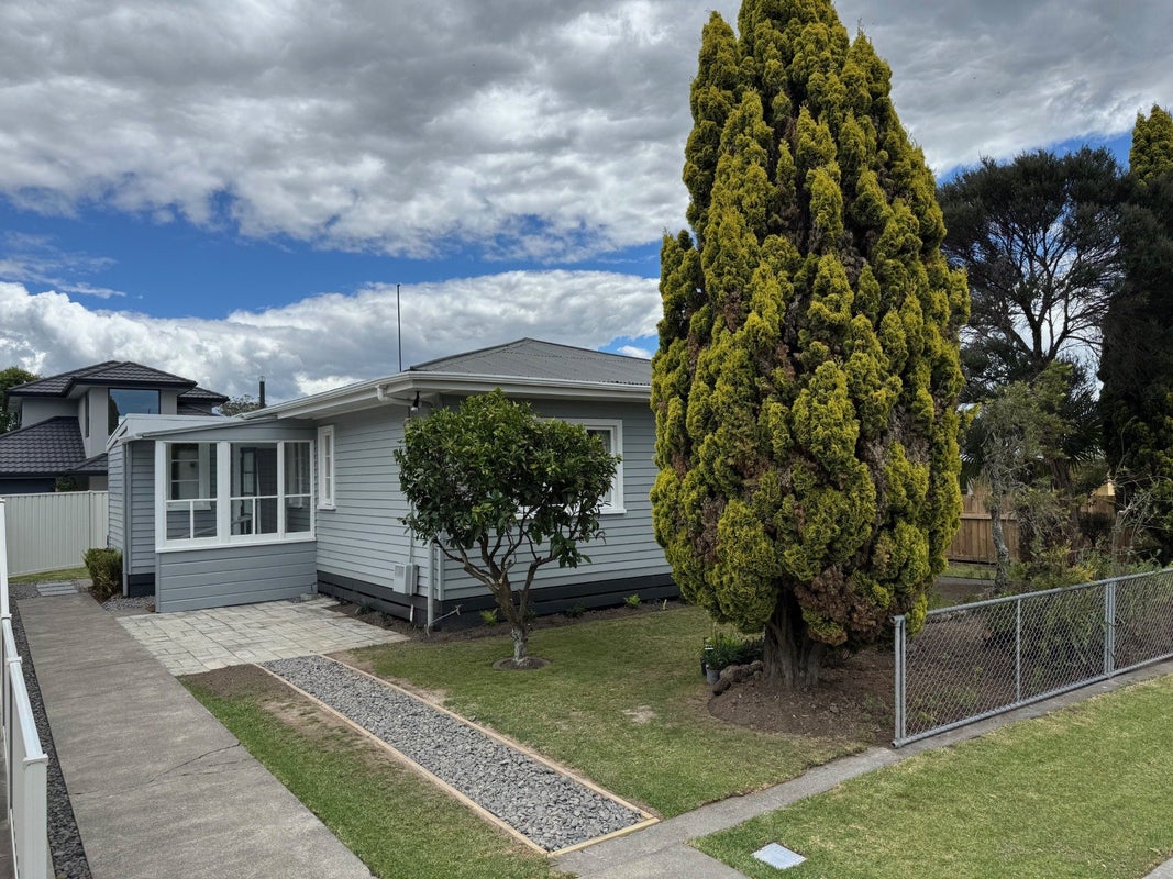 2 Chambers Street, Havelock North, Havelock North - Carousel 1