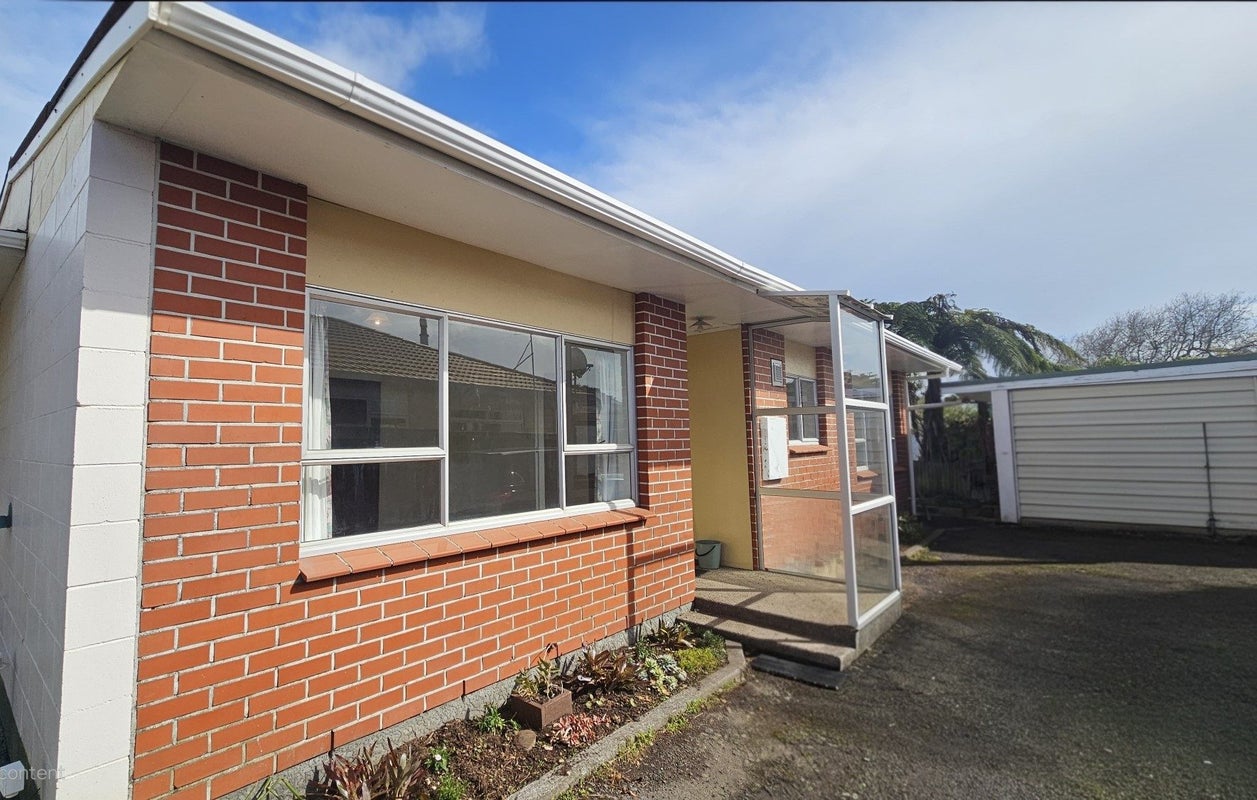 4/147 Lemon Street, Strandon, New Plymouth - Carousel 1