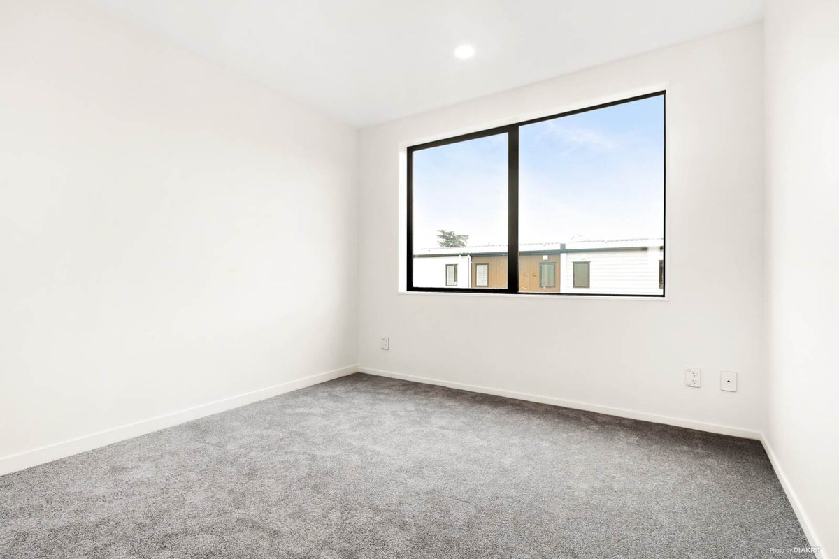 11 Bloom Crescent, Sunnyvale, Auckland - Carousel 13