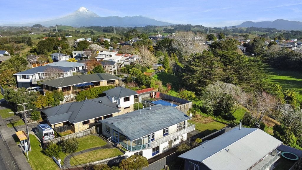 312 Tukapa Street, Hurdon, New Plymouth - Carousel 22
