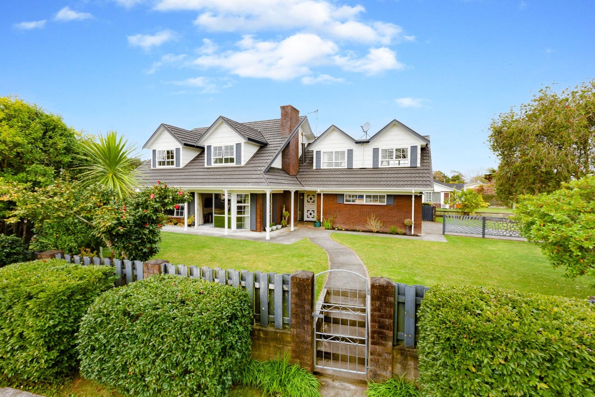 6 Chelsea Place, Chartwell, Hamilton - Carousel 1