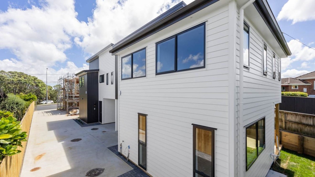 67 Forrest Hill Road, Milford, Auckland - Carousel 1