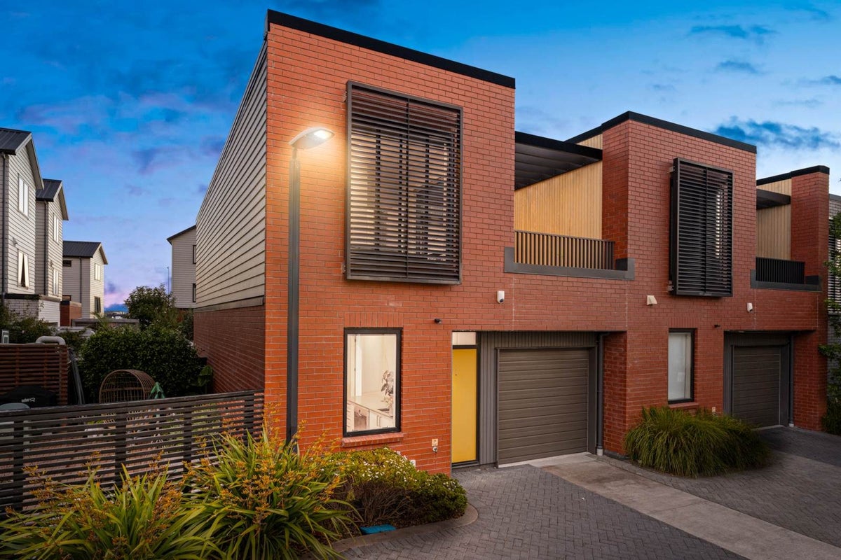 2 Kerewhenua Crescent, Hobsonville, Auckland - Carousel 1