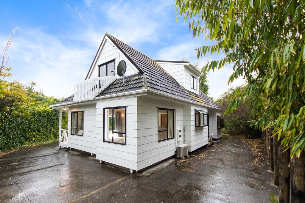 52A Sunnyside Road, Sunnyvale, Auckland - Carousel 1