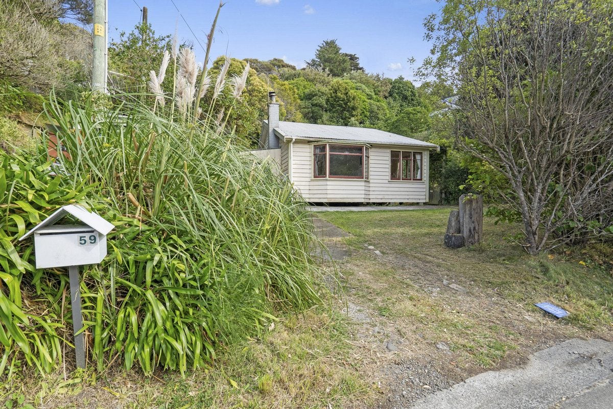 59 Airlie Road, Plimmerton, Porirua - Carousel 1