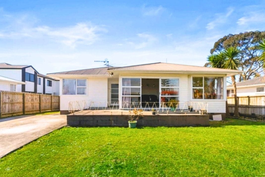 34 Edinburgh Avenue, Rosehill, Papakura - Carousel 1