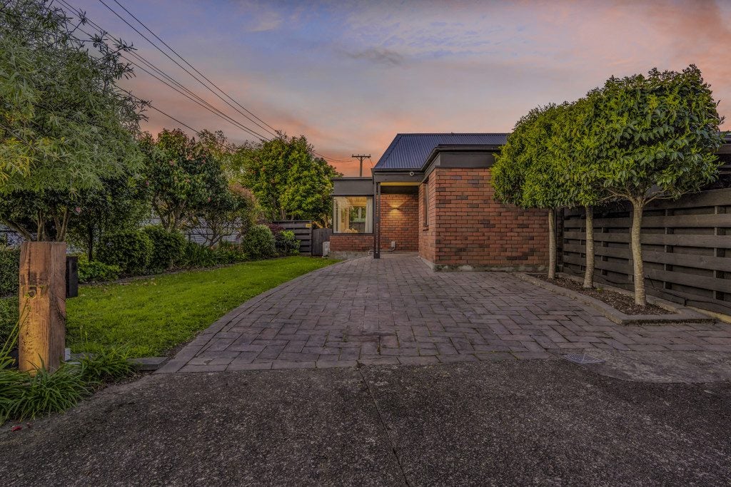 157 Riverside Drive Central, Waiwhetu, Lower Hutt - Carousel 2