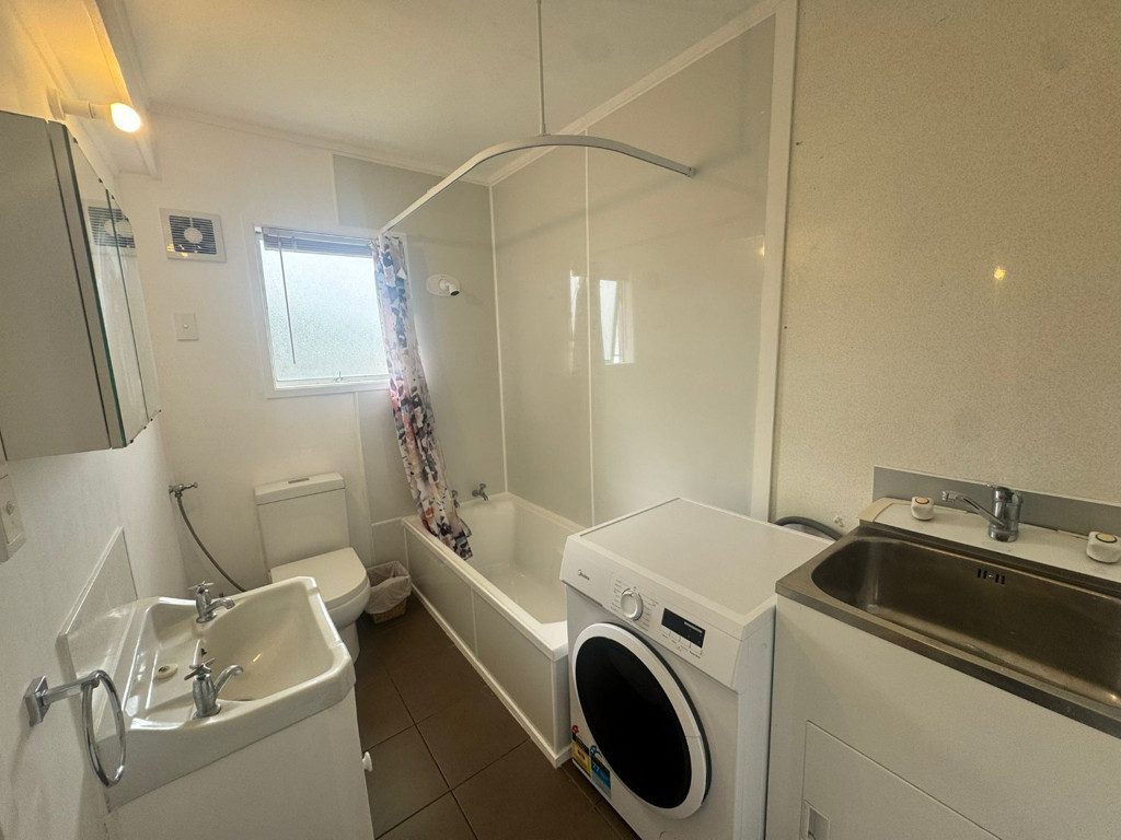 7/6 Eden View Road, Sandringham, Auckland - Carousel 2