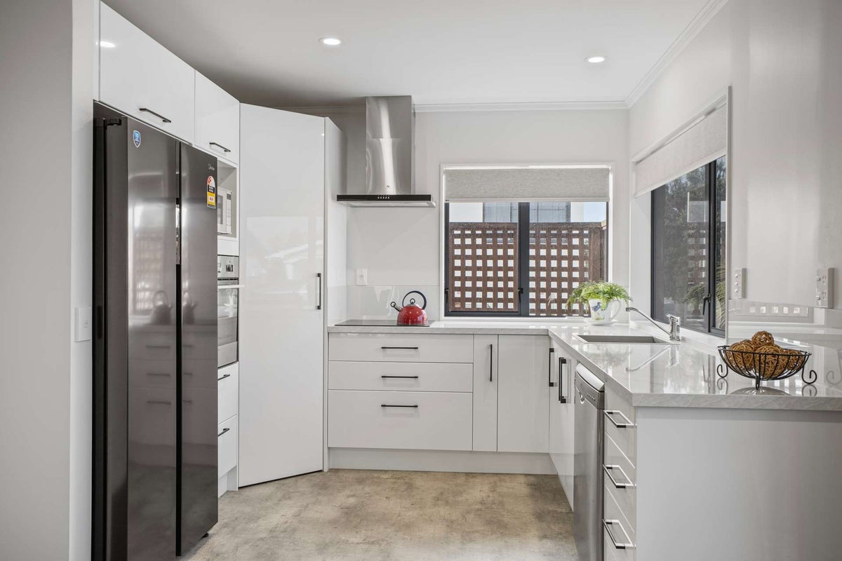 4/49 Sackville ST, Fitzroy, New Plymouth - Carousel 2