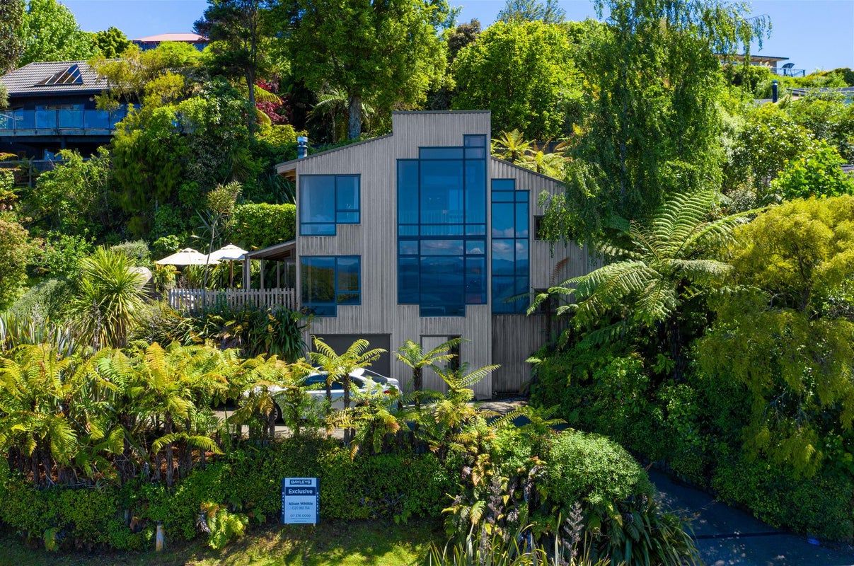 836 Wily Terrace, Acacia Bay, Taupo - Carousel 1