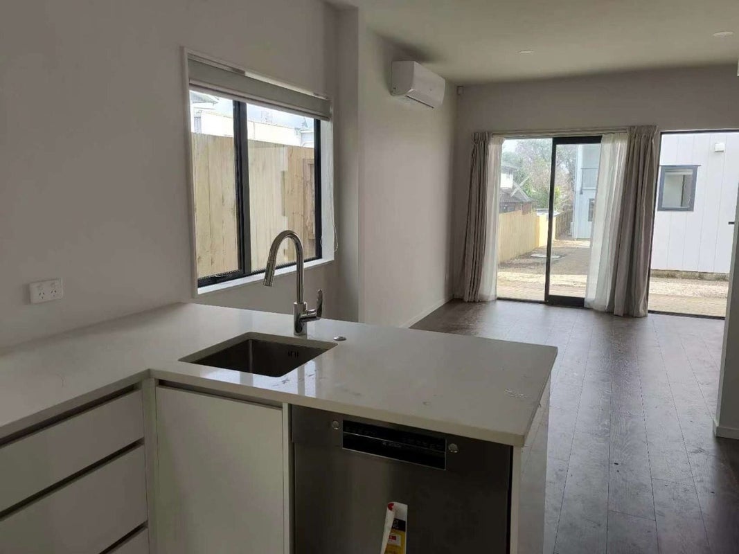 9/16 William Roberts Road, Pakuranga, Auckland - Carousel 2