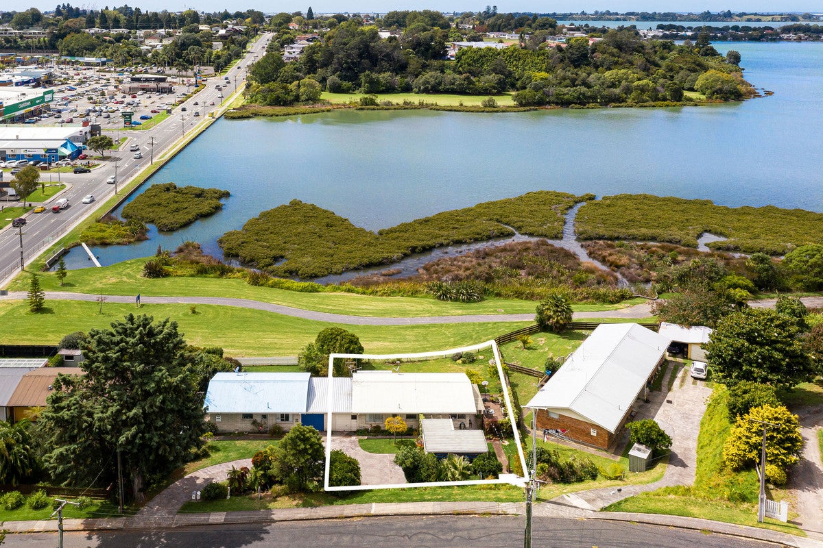 6B Lloyd Street, Parkvale, Tauranga - Carousel 1