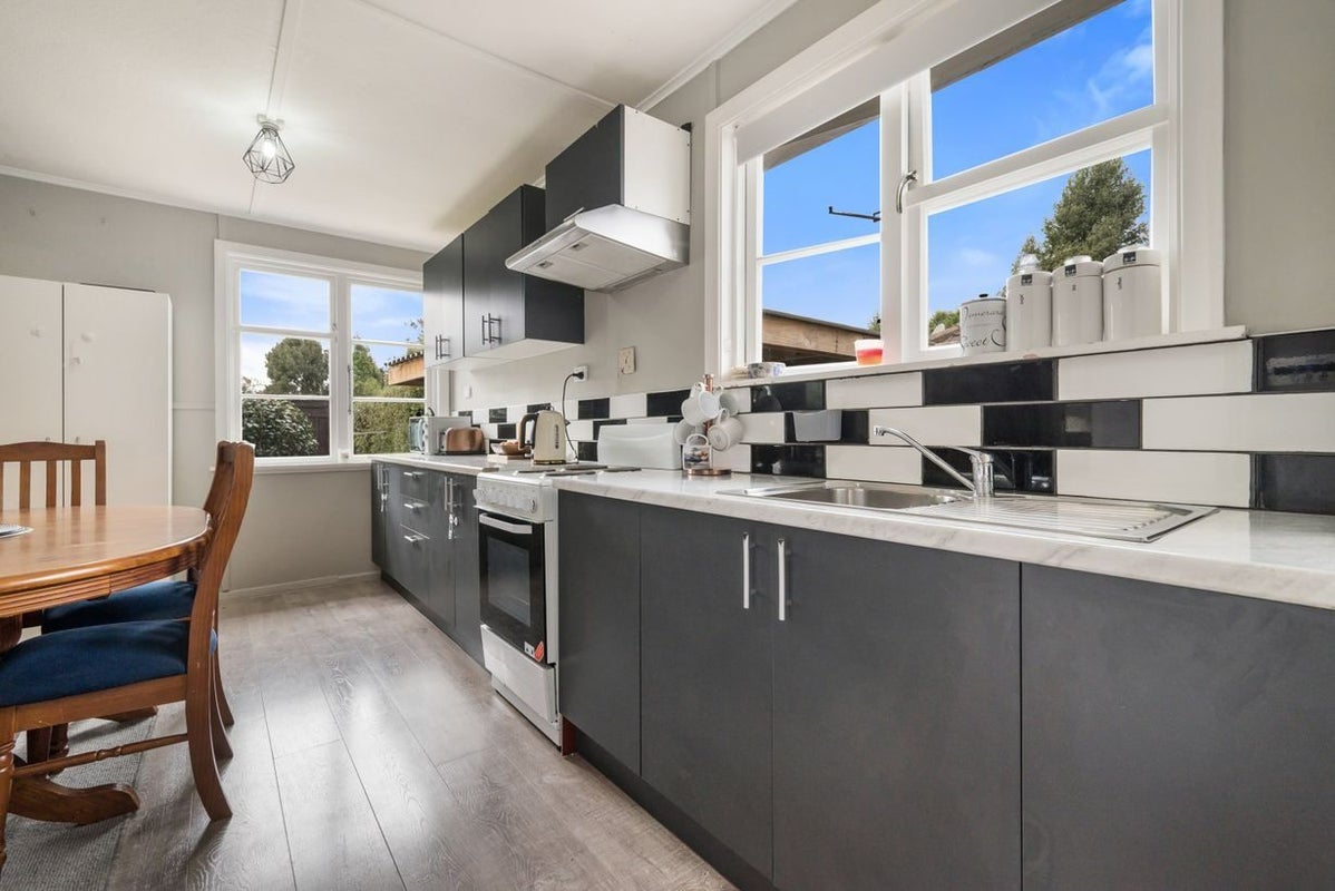 182 Langdons Road, Northcote, Christchurch - Carousel 2
