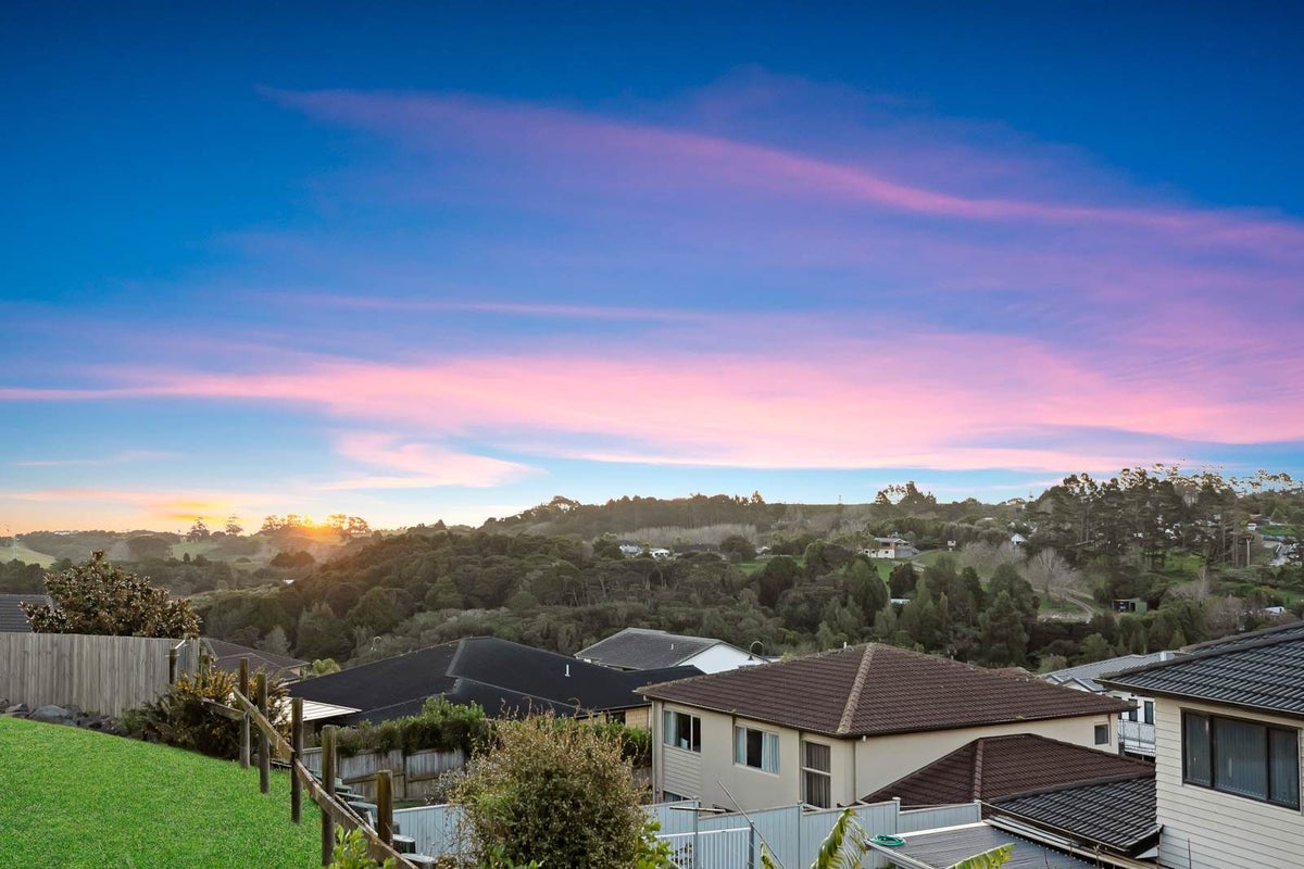 32 Jabal Crescent, Totara Park, Auckland - Carousel 2