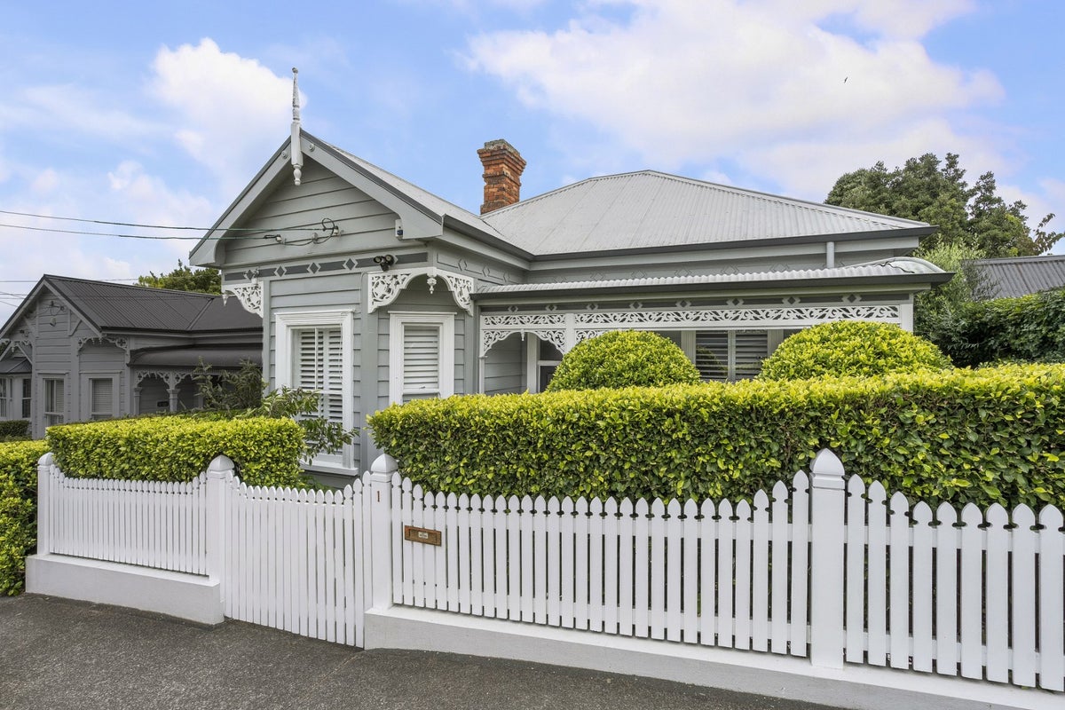 1 Leamington Road, Mount Eden, Auckland - Carousel 1