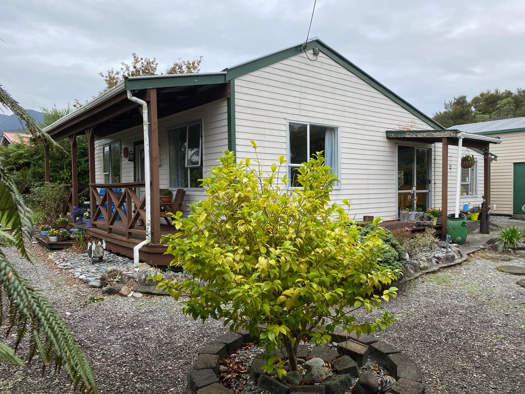 67 McGill Street, Waimangaroa, Westport - Carousel 1