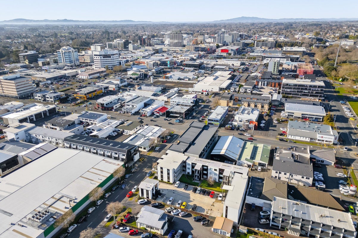 1/17 Vialou Street, Hamilton Central, Hamilton - Carousel 9