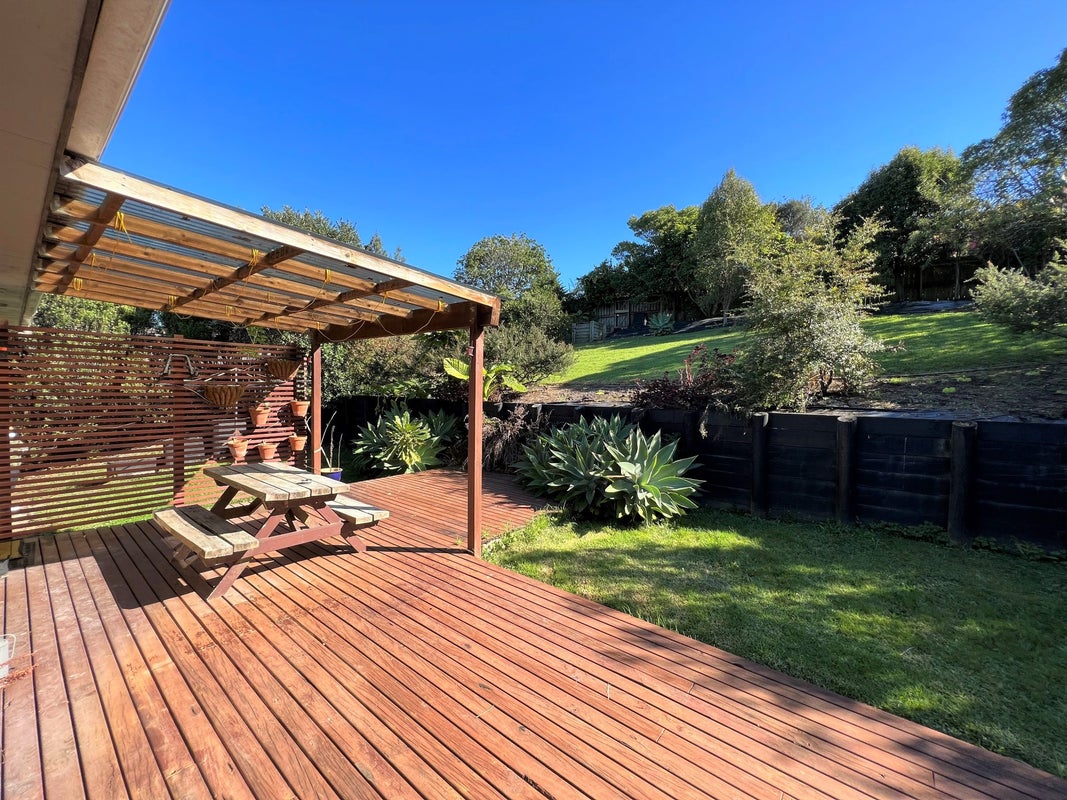 16 Panzic Place, Glen Eden, Auckland - Carousel 2