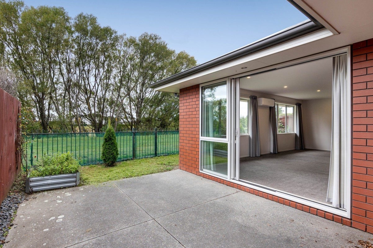 18 Date Crescent, Aidanfield, Christchurch - Carousel 2