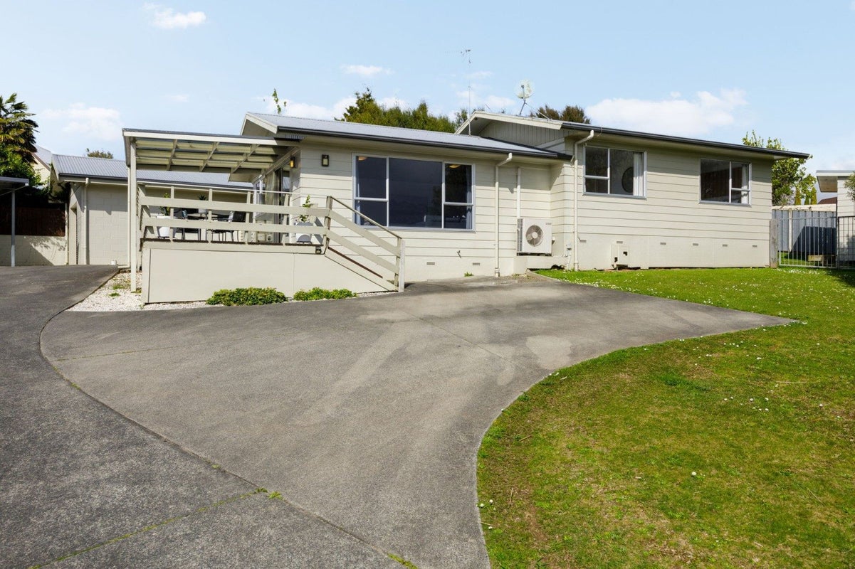 13 Edith Place, Dinsdale, Hamilton, Waikato - Carousel 1