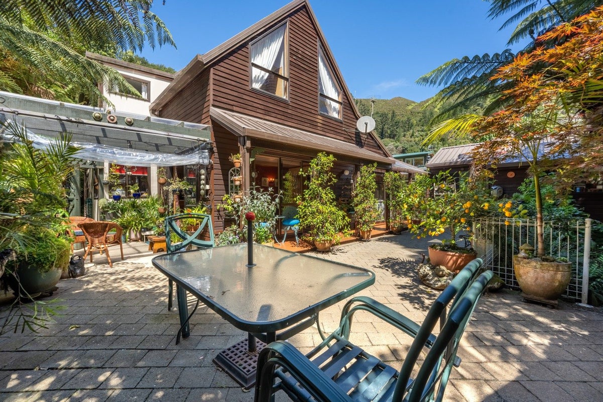 121 Seddon Street, Naenae, Lower Hutt - Carousel 2