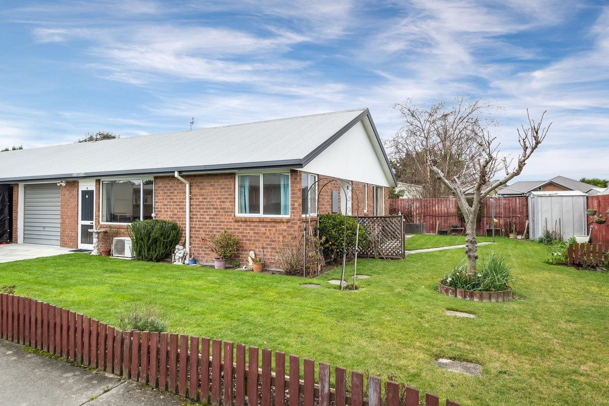 2/296 Pages Road, Wainoni, Christchurch - Carousel 1
