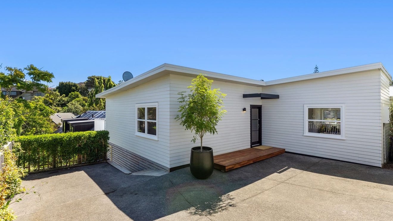 48B Heathcote Road, Castor Bay, Auckland - Carousel 1